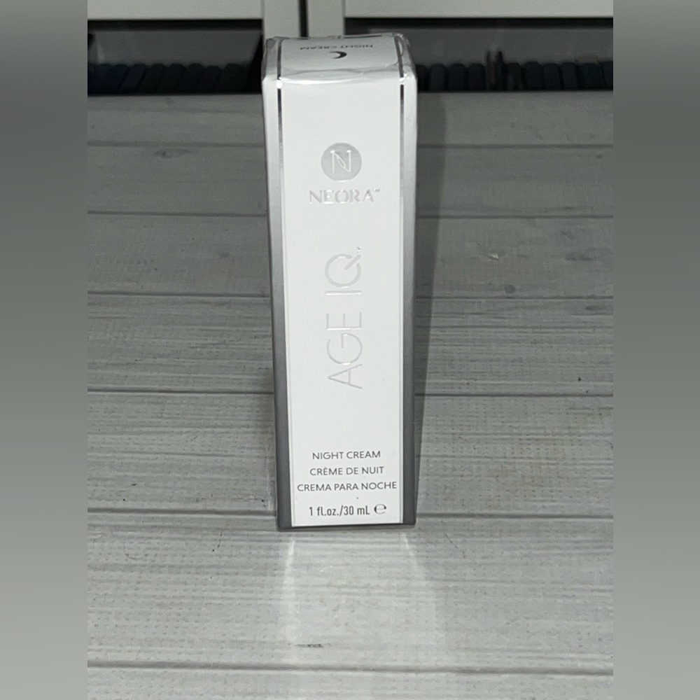 Neora AGE IQ Night Cream 1 Fl Oz 30 mL (7/2022) Skin Care Face